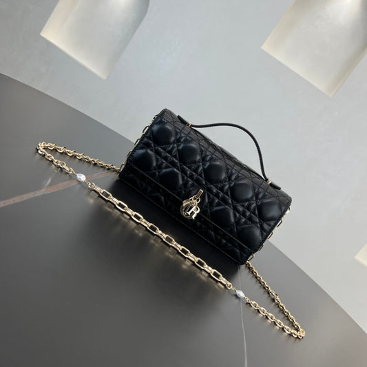 DO 21CM black crossbody handbag bag 282206