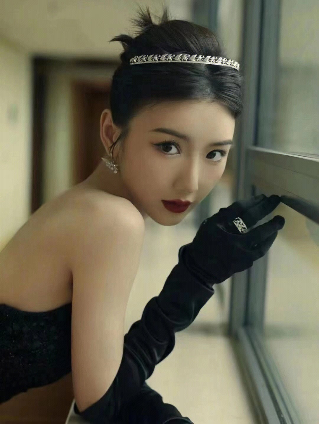 laurier osmanthus silver earnail eha563