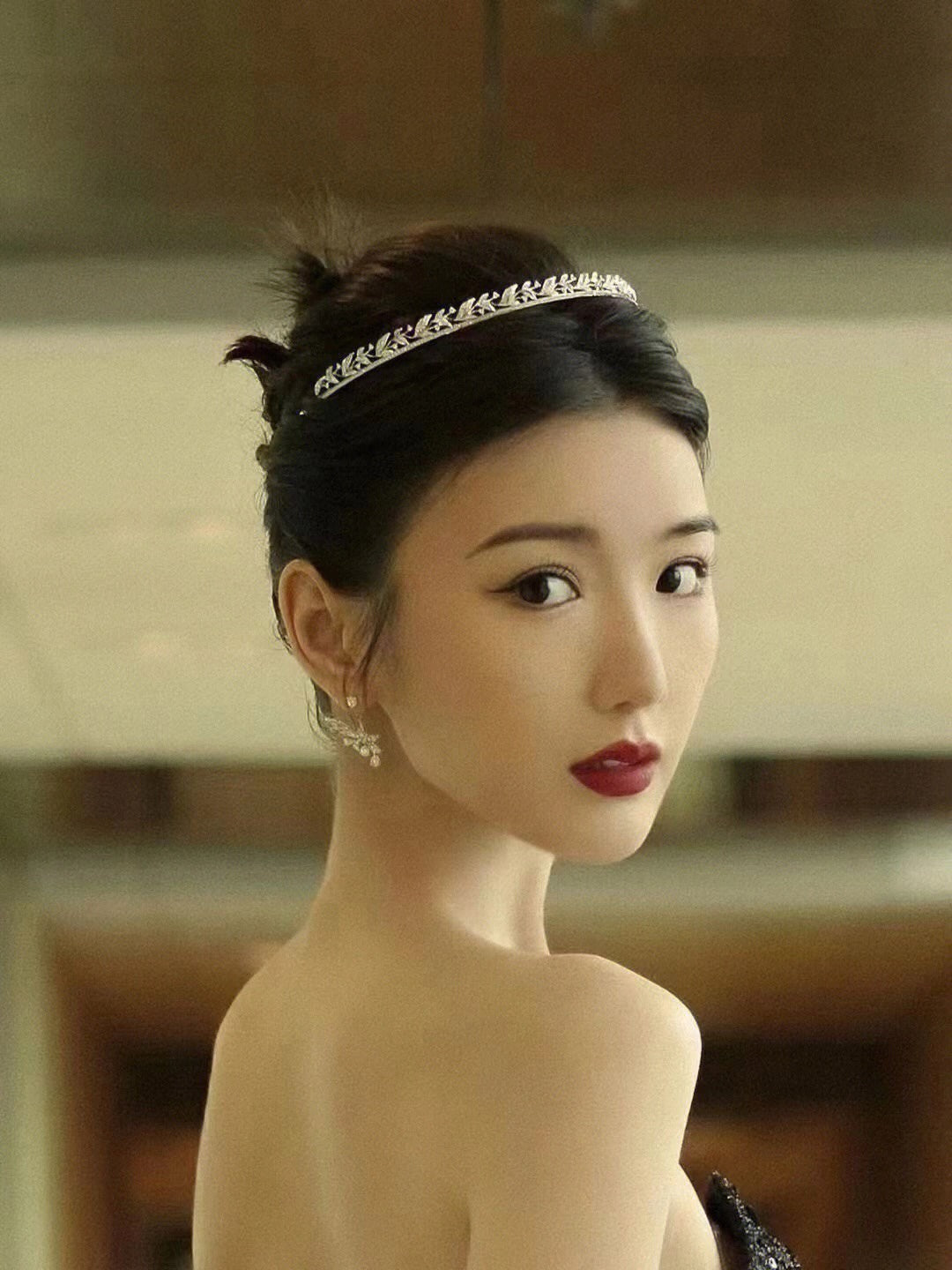 laurier osmanthus silver earnail eha563