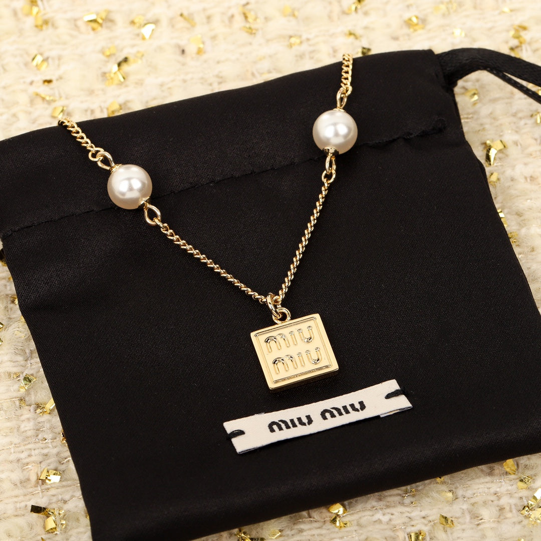 Square Pearl Yellow Gold Necklace XLA350