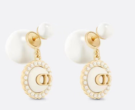 do letter yellow gold earrings eha620