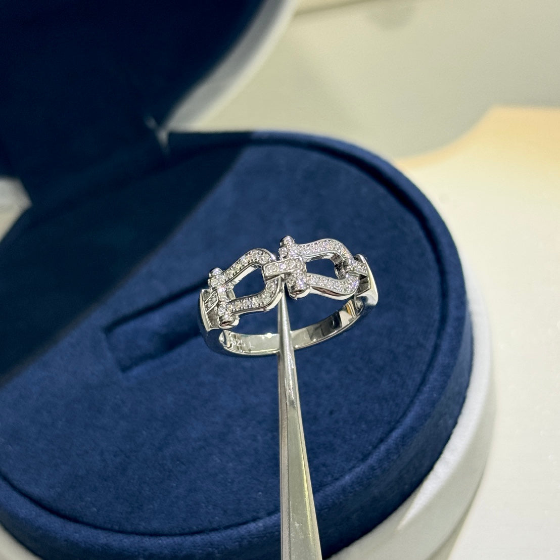 fred double horseshoe buckle silver ring jza195