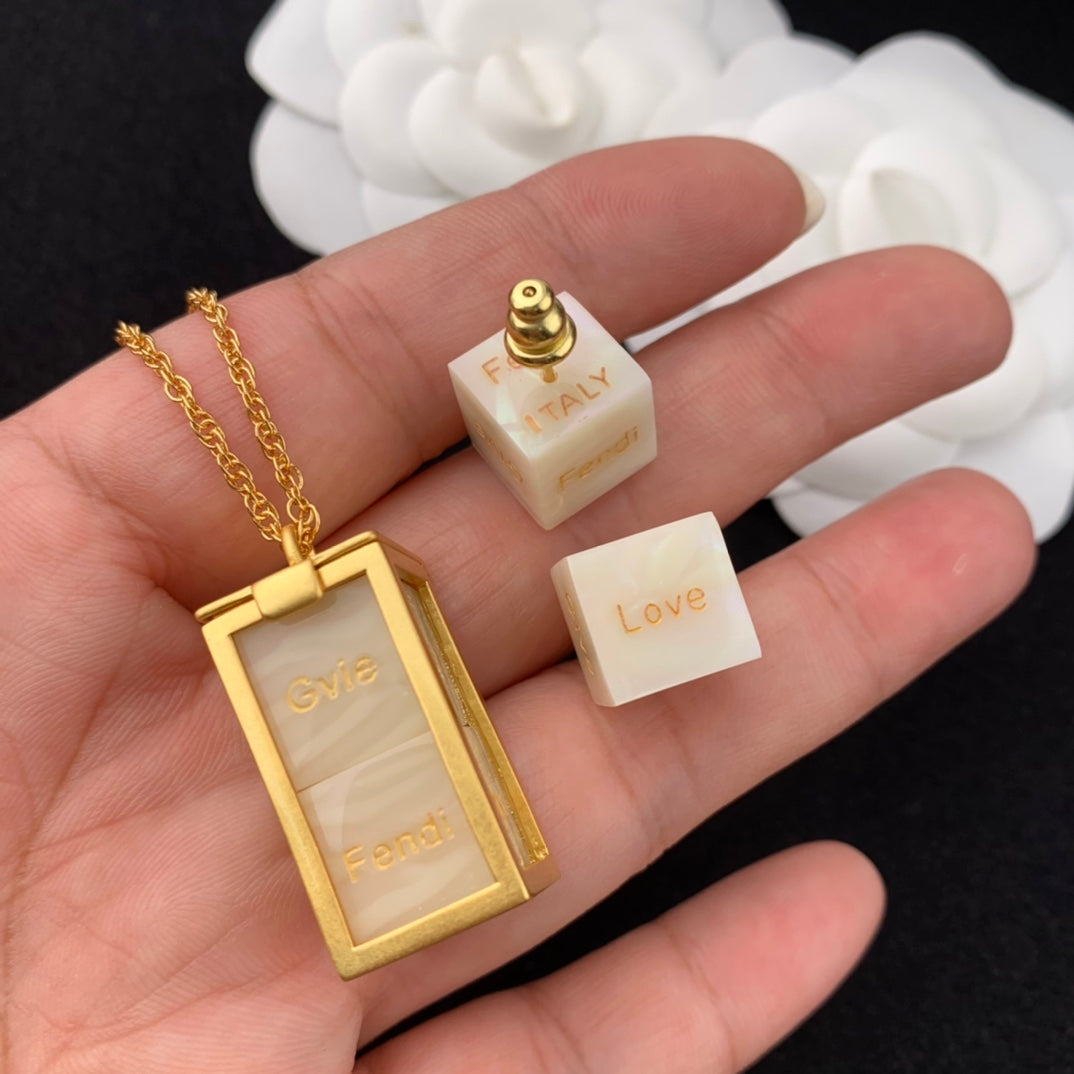 Dice Square Gold Necklace XLA345