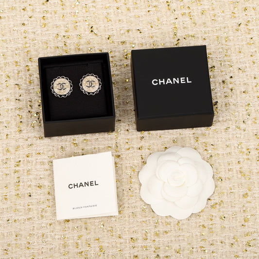 black lace white round double c pearl earrings eha590