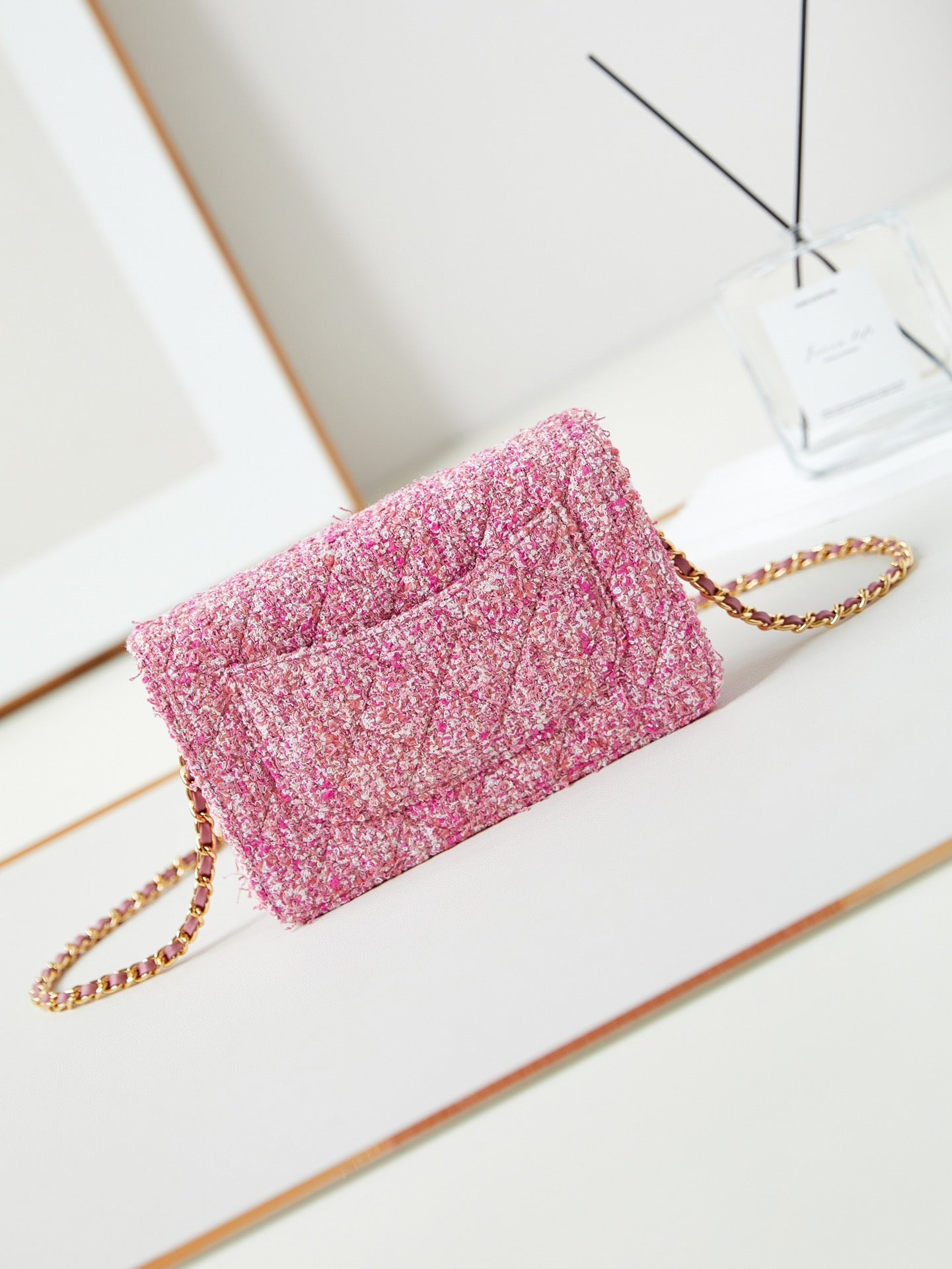 CHA 12CM 24P WOC Pink Woolen Shoulder Bag AP0250