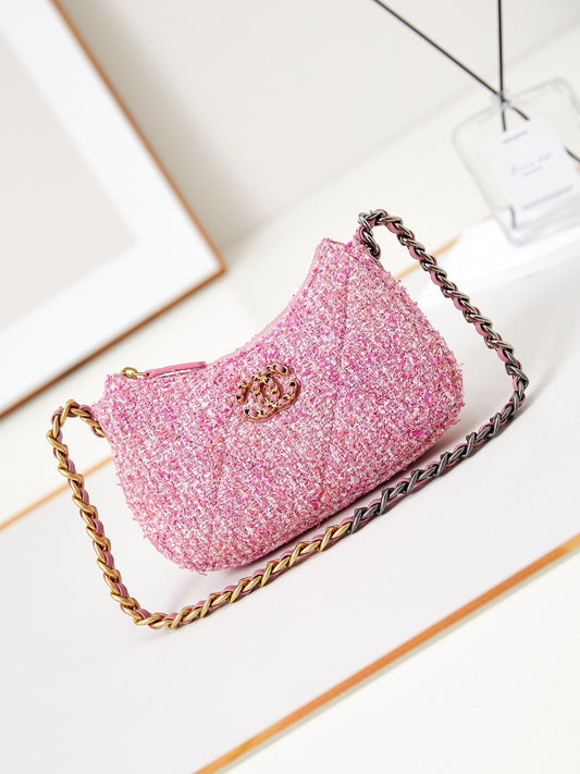 CHA 13CM Pink 24p Hoho Underarm Bag AP3763