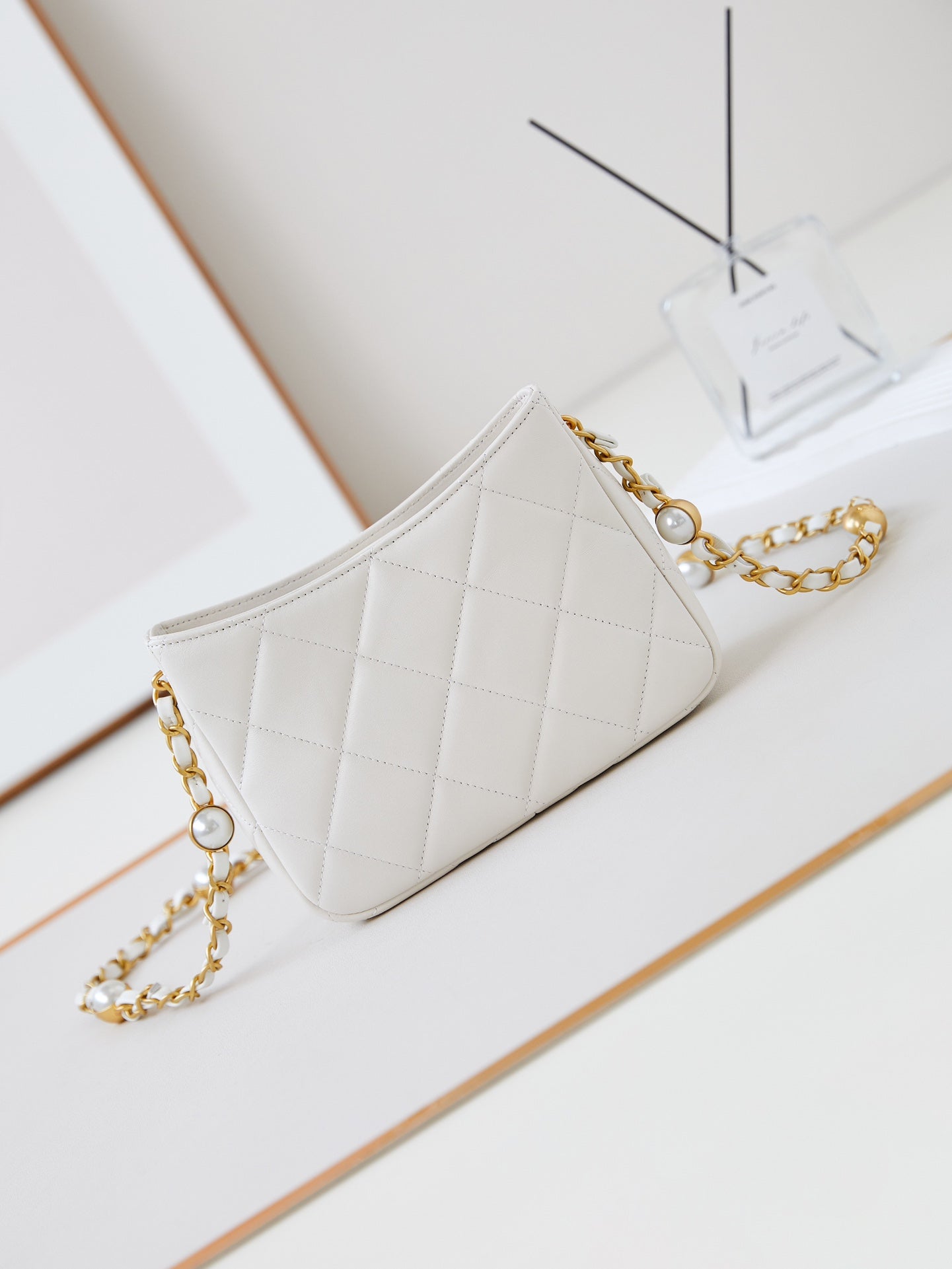 13CM White 24B Pearl Underarm Shoulder Bag AS4948