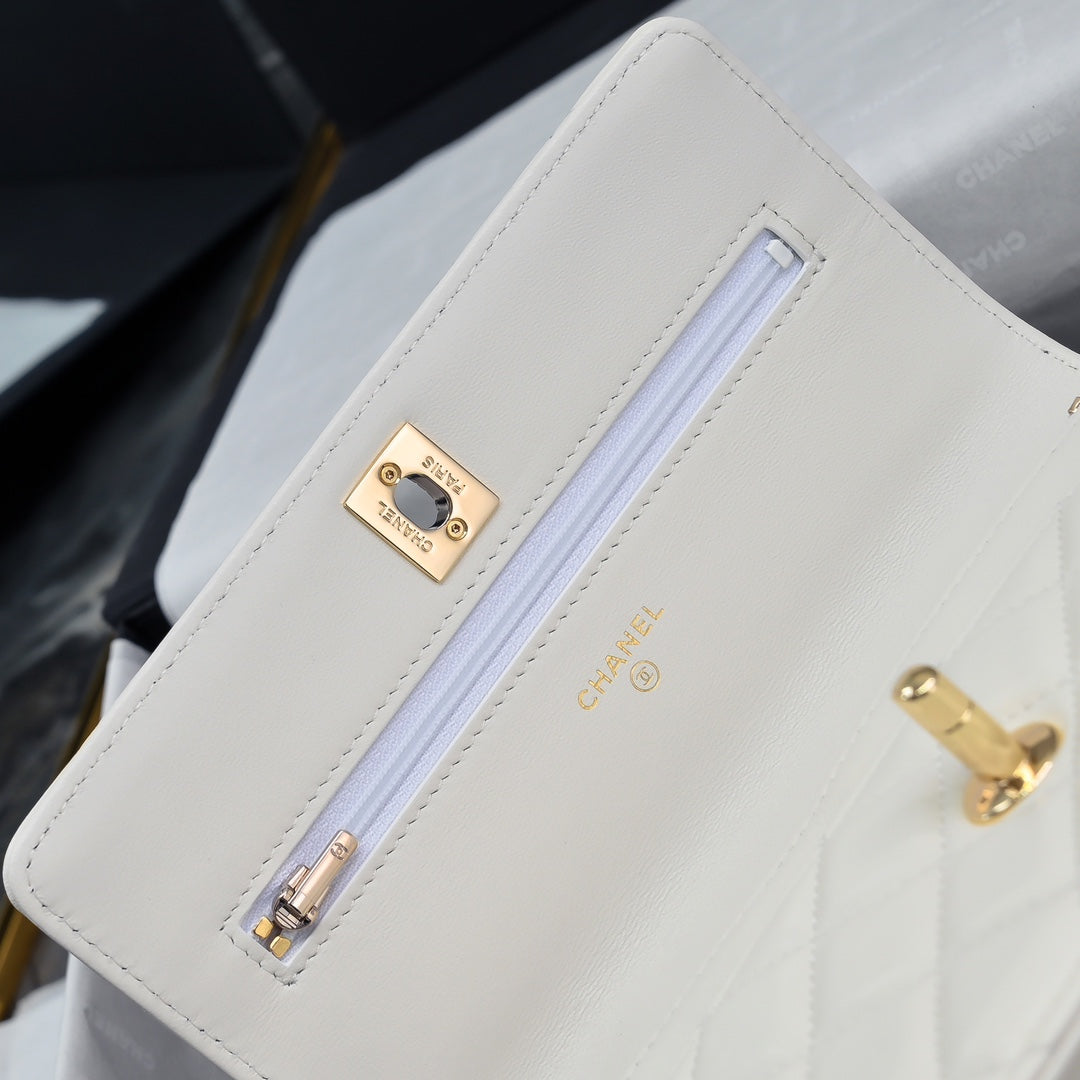 19CM white sheepskin with diamond crossbody handbag AP4042