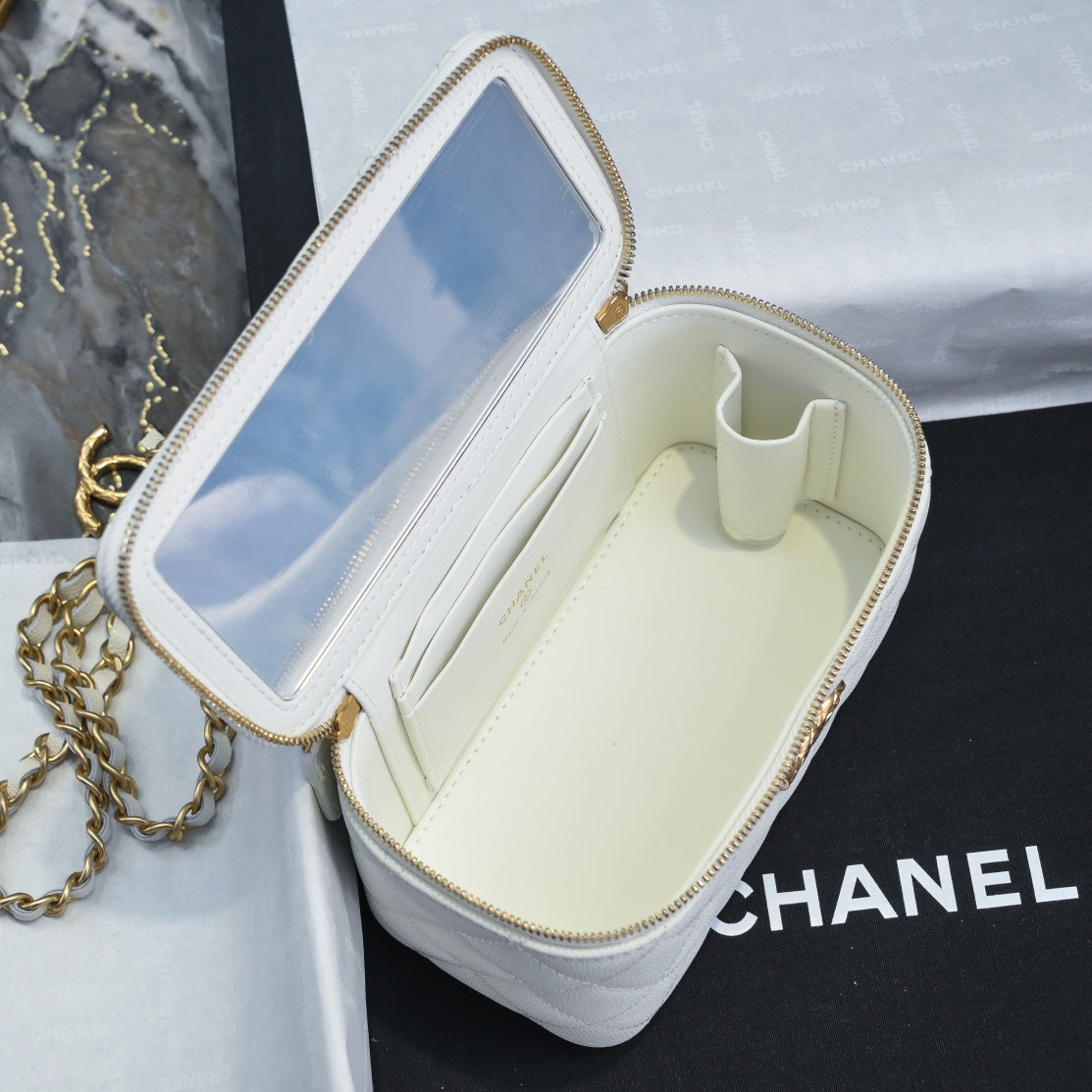 CHA 17CM white chain box shoulder bag AP3478