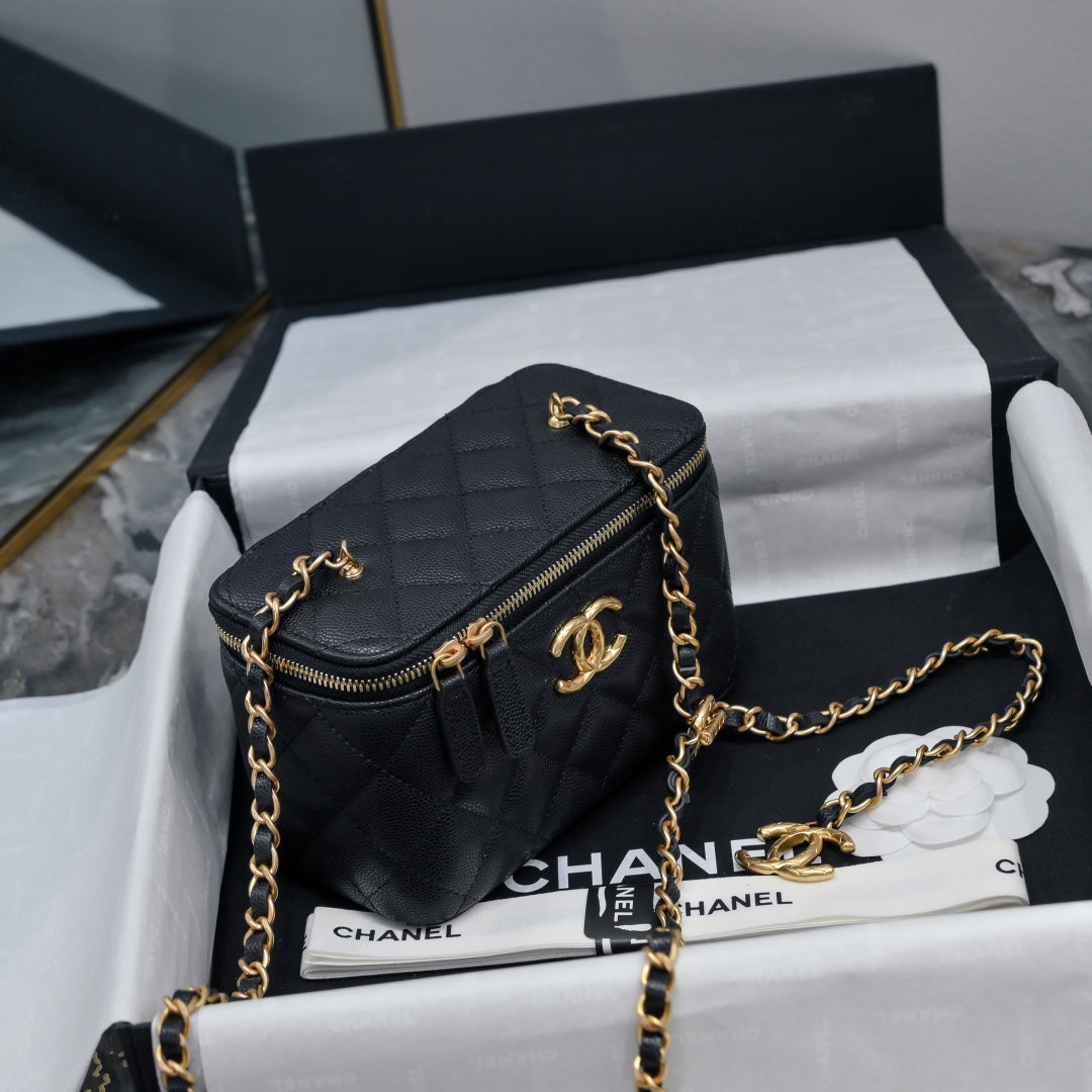 CHA 17CM black chain box shoulder bag AP3478