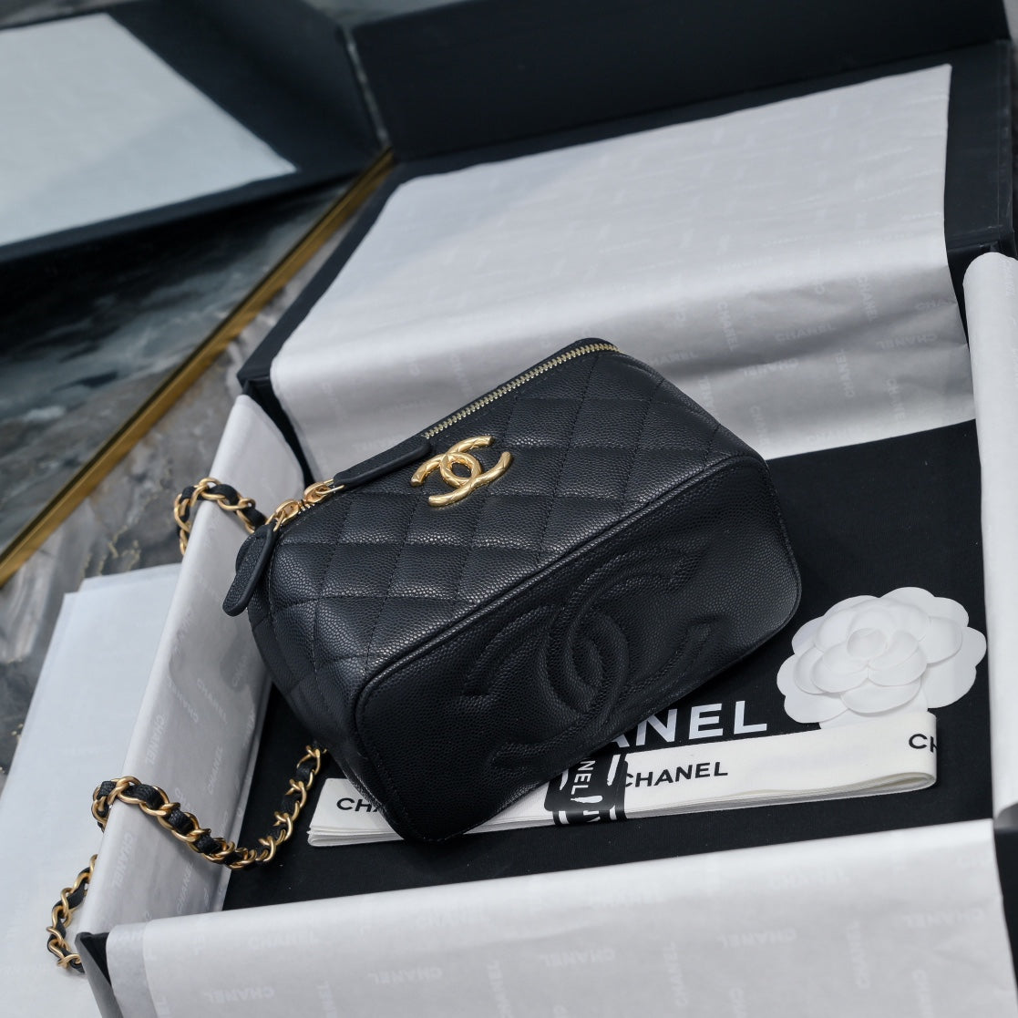 CHA 17CM black chain box shoulder bag AP3478