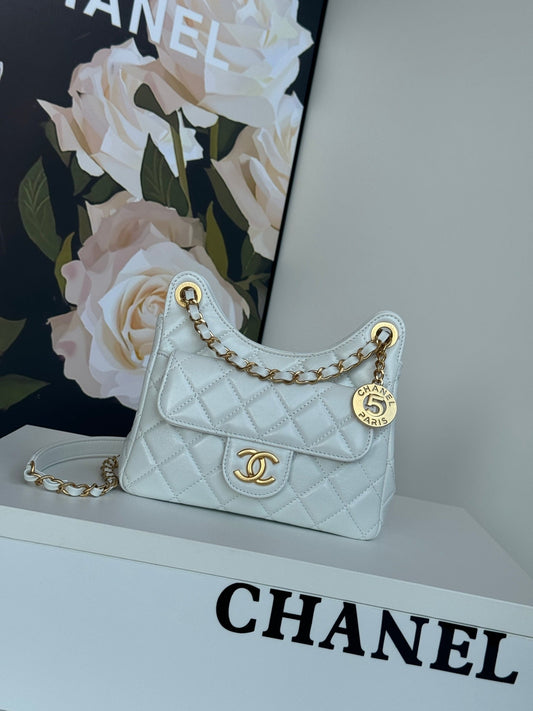 cha 19cm hobo white 23c cross shoulder bag cha59