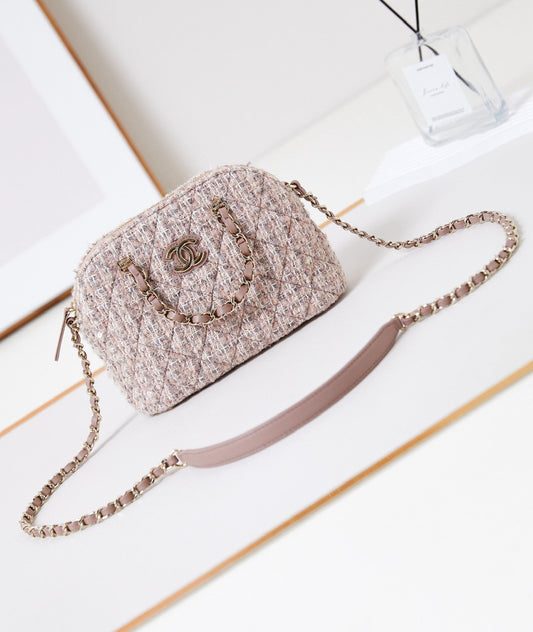 CHA 15CM 24B Pink Shell Crossbody Bag AS5130