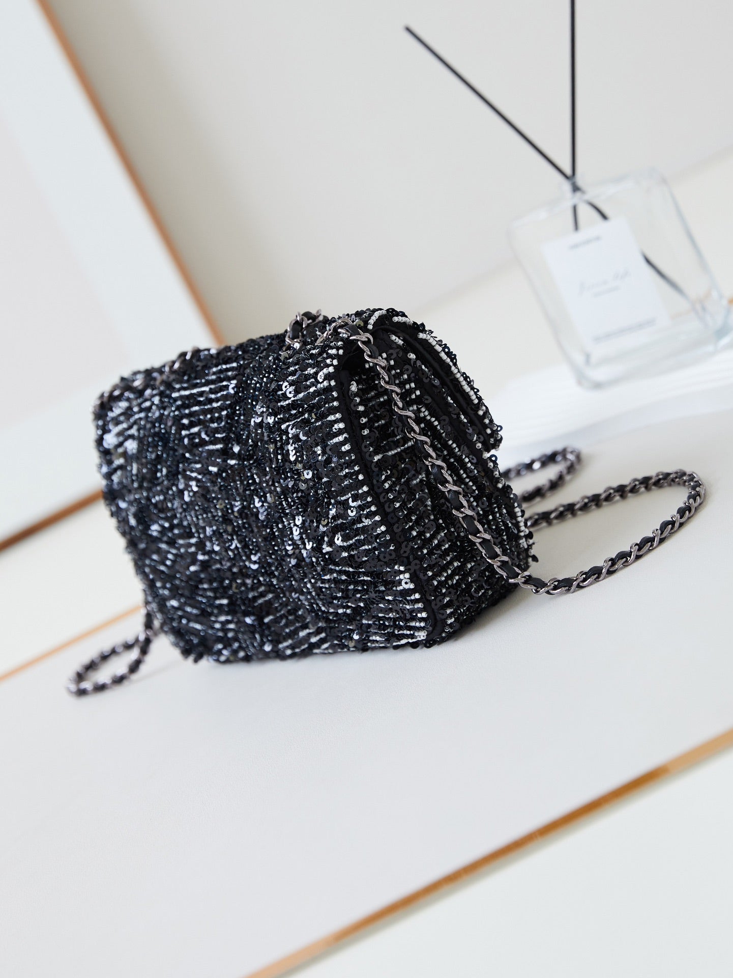 14CM black 24k white tube bead underarm handbag A69900