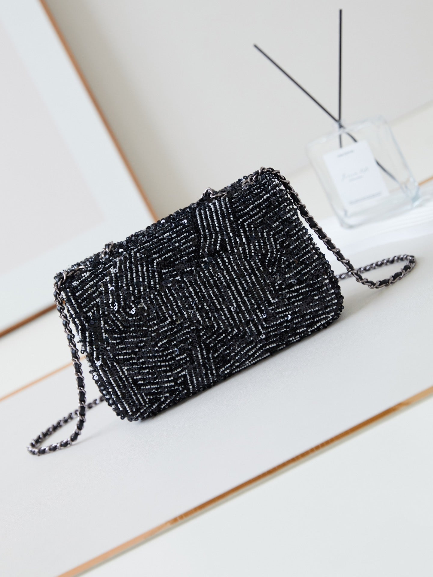 14CM black 24k white tube bead underarm handbag A69900