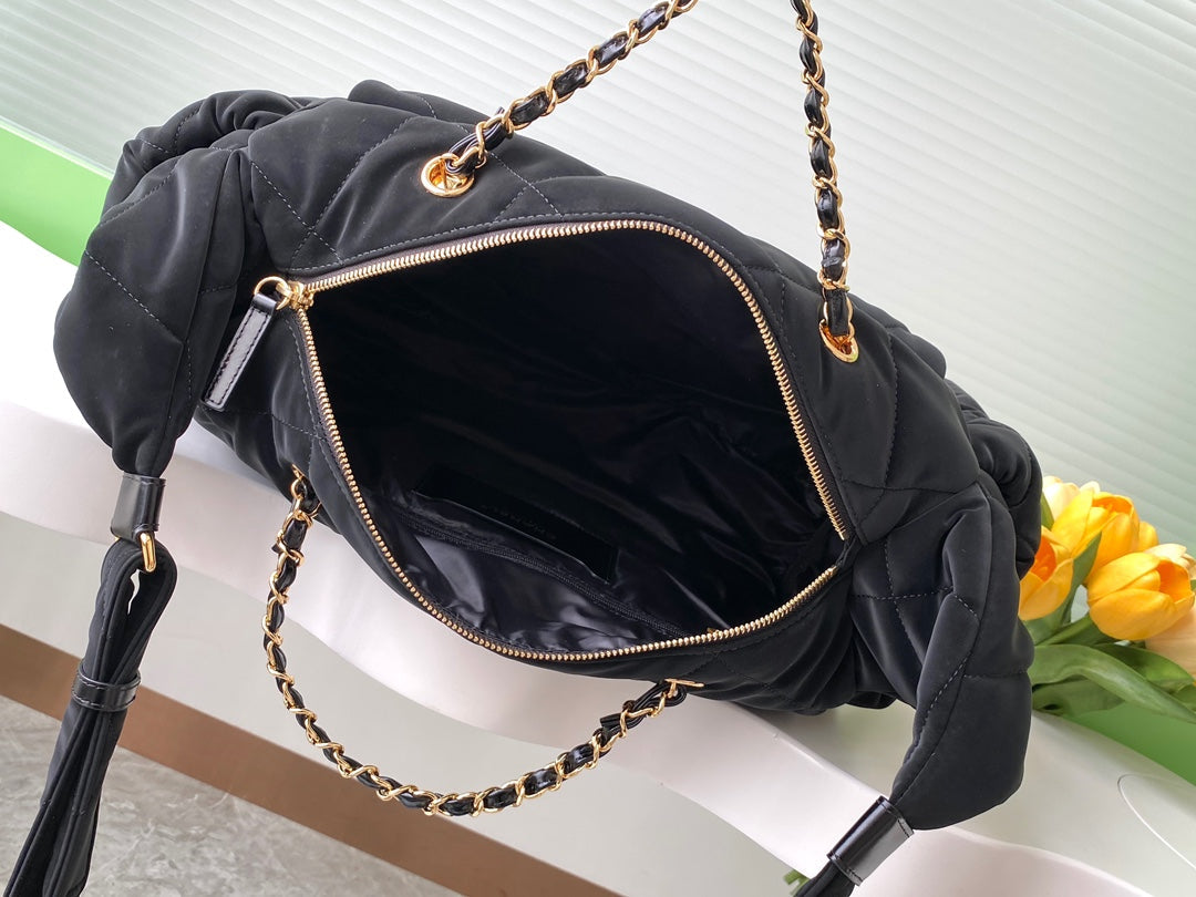 22CM Black 24N Coco Neige Cross Shoulder Bag AS5055