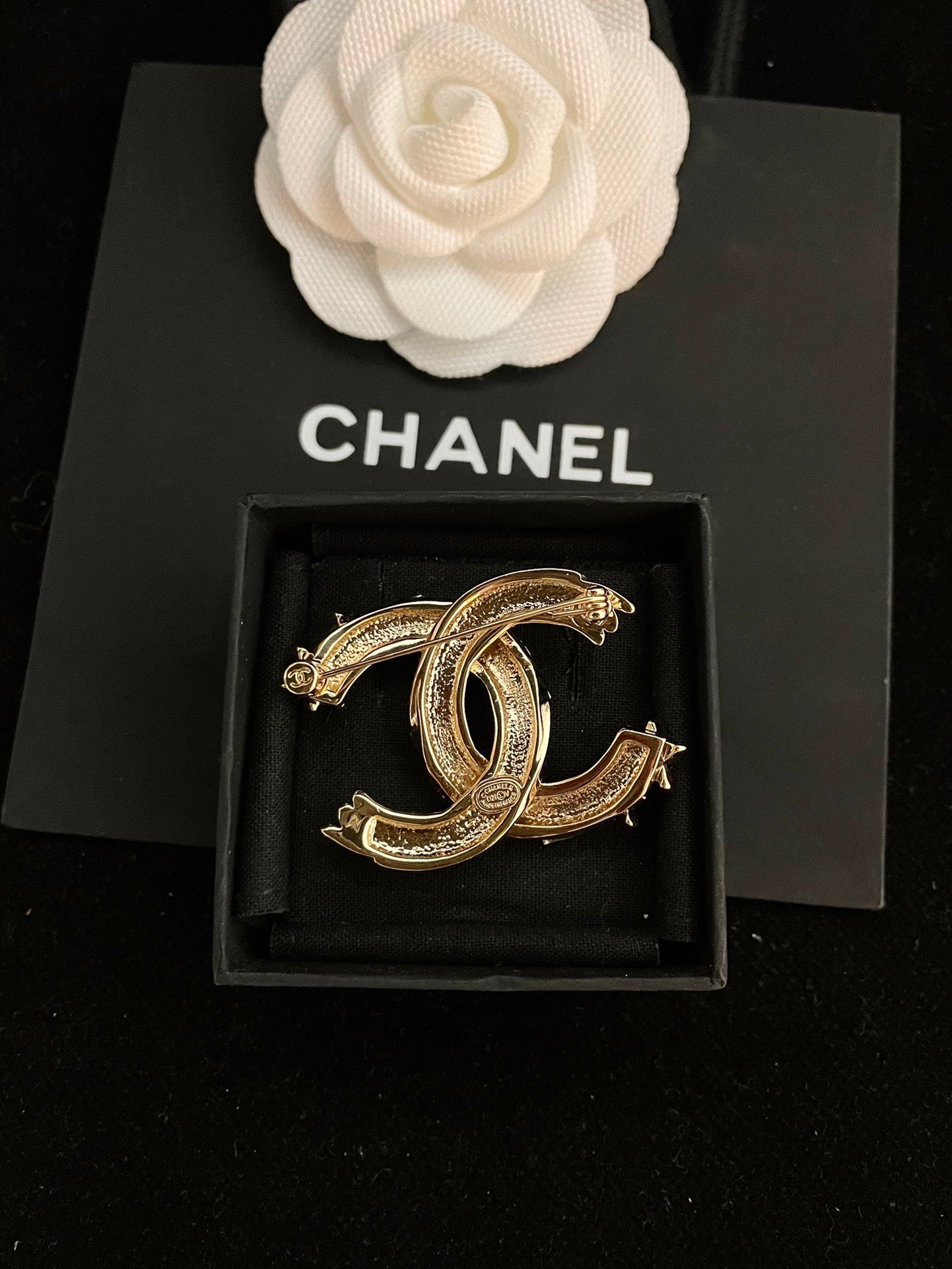 CHA Double C Yellow Gold Brooch XZA46