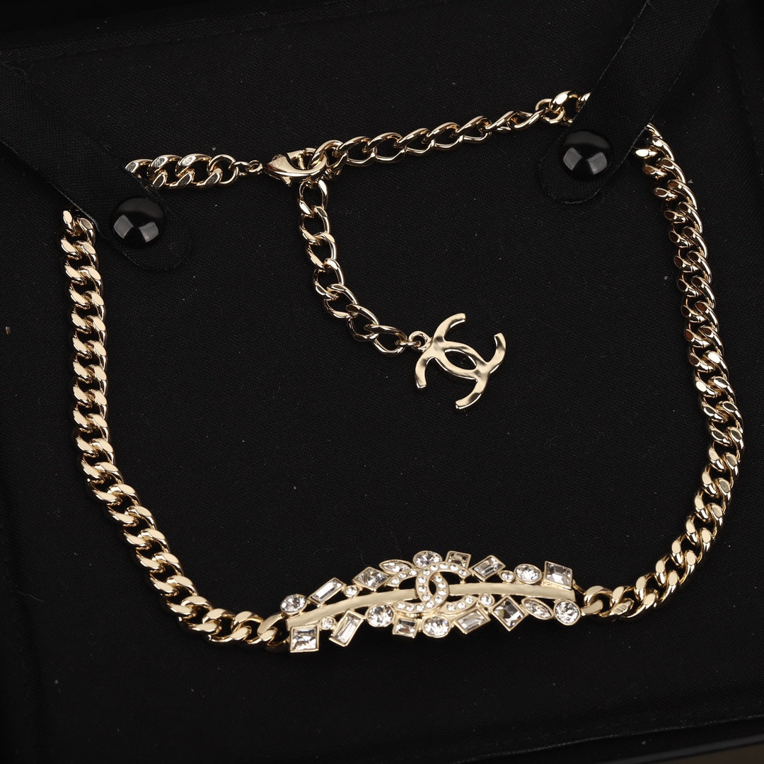 Double C shaped diamond choker necklace XLA447