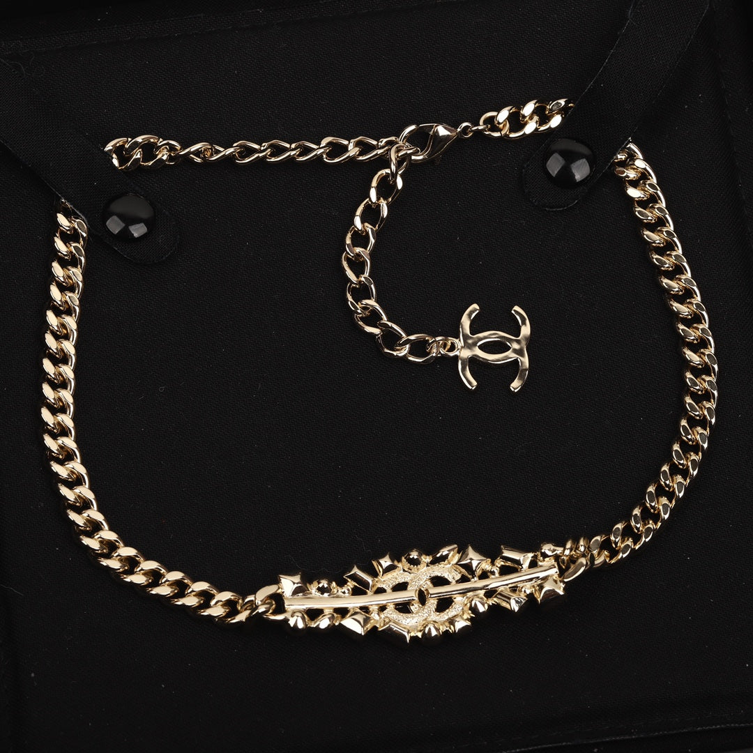 Double C shaped diamond choker necklace XLA447