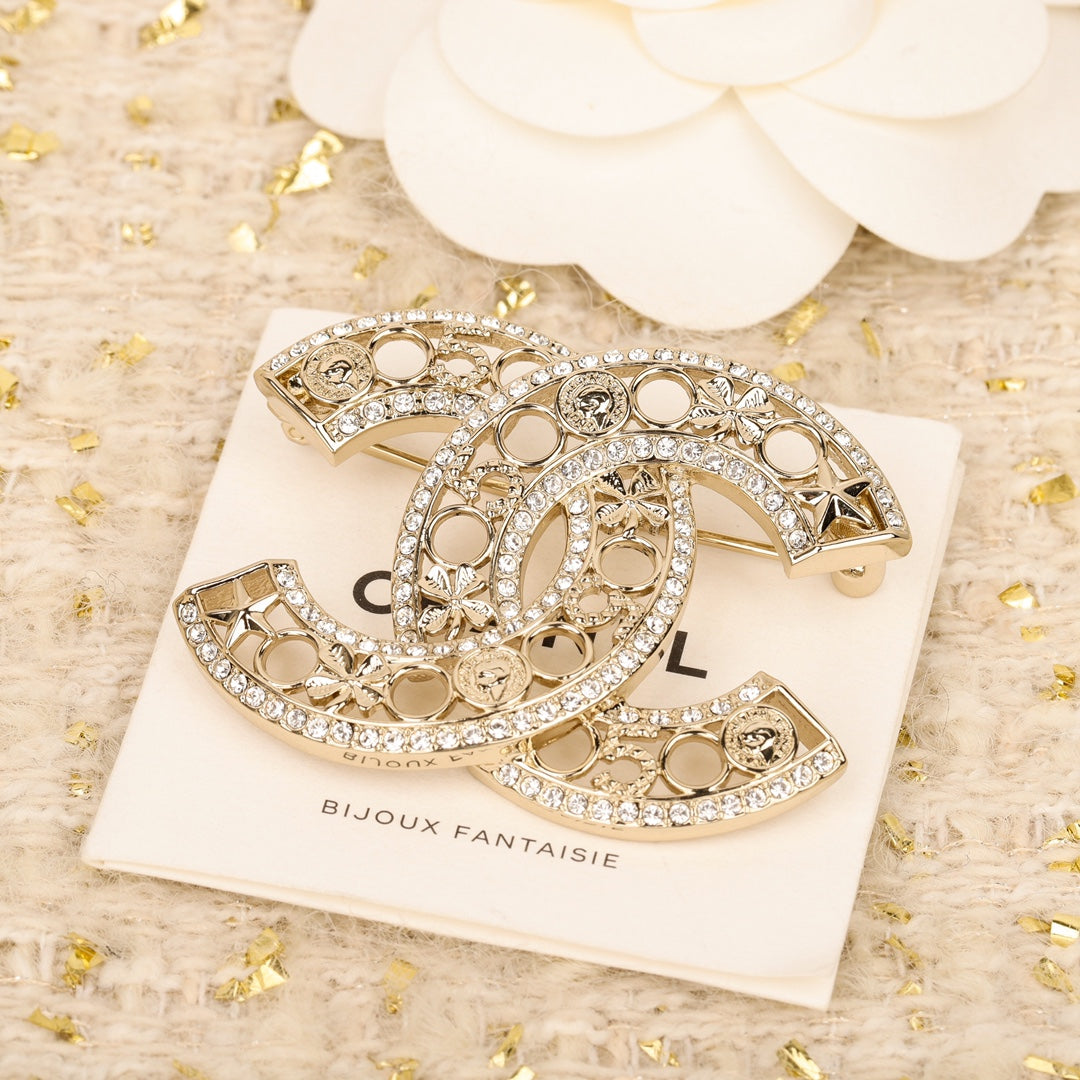 CHA rhinestone hollow double C brooch and brooch XZA49