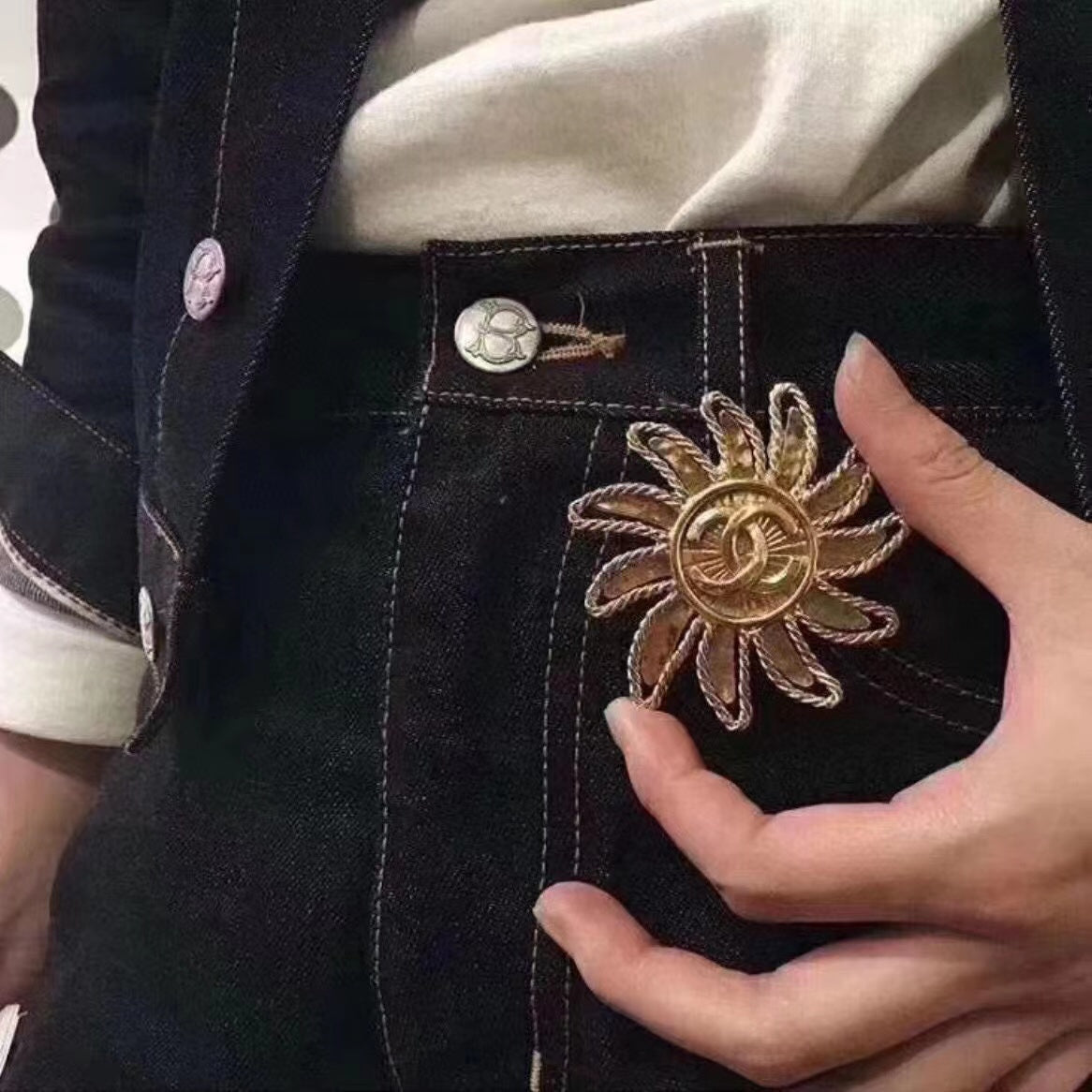 sun yellow gold brooch xza51