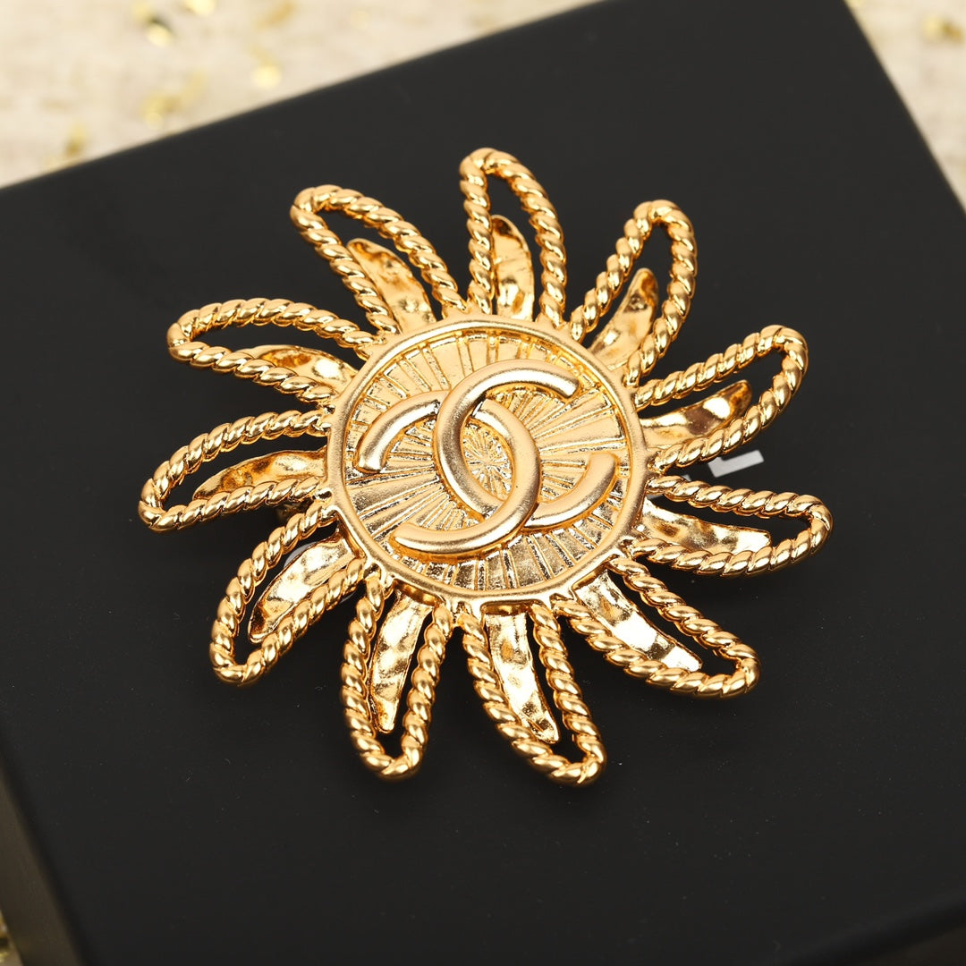 sun yellow gold brooch xza51
