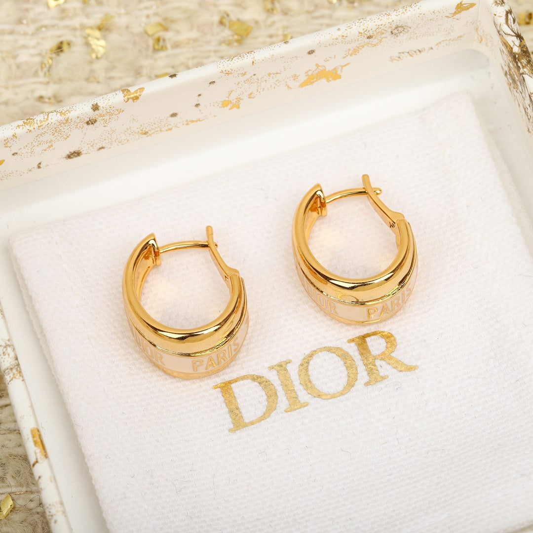 DO oval letter yellow gold earrings EHA709