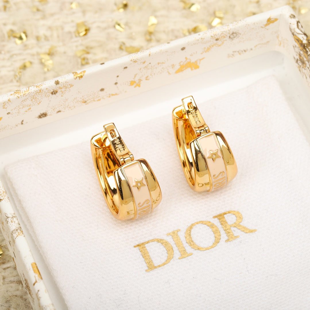 DO oval letter yellow gold earrings EHA709