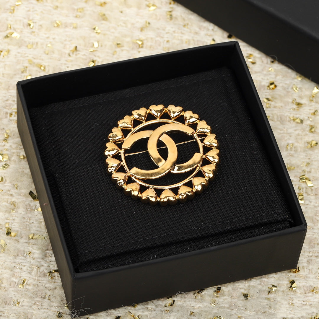 CHA Love Yellow Gold Brooch XZA52