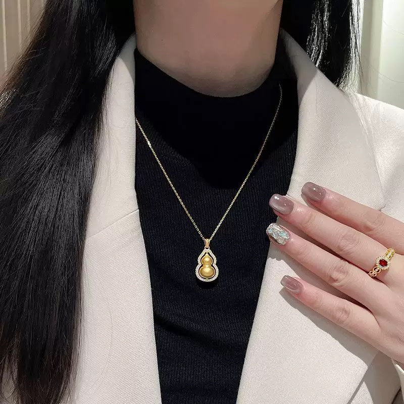 Yellow gold frosted double gourd necklace XLA472