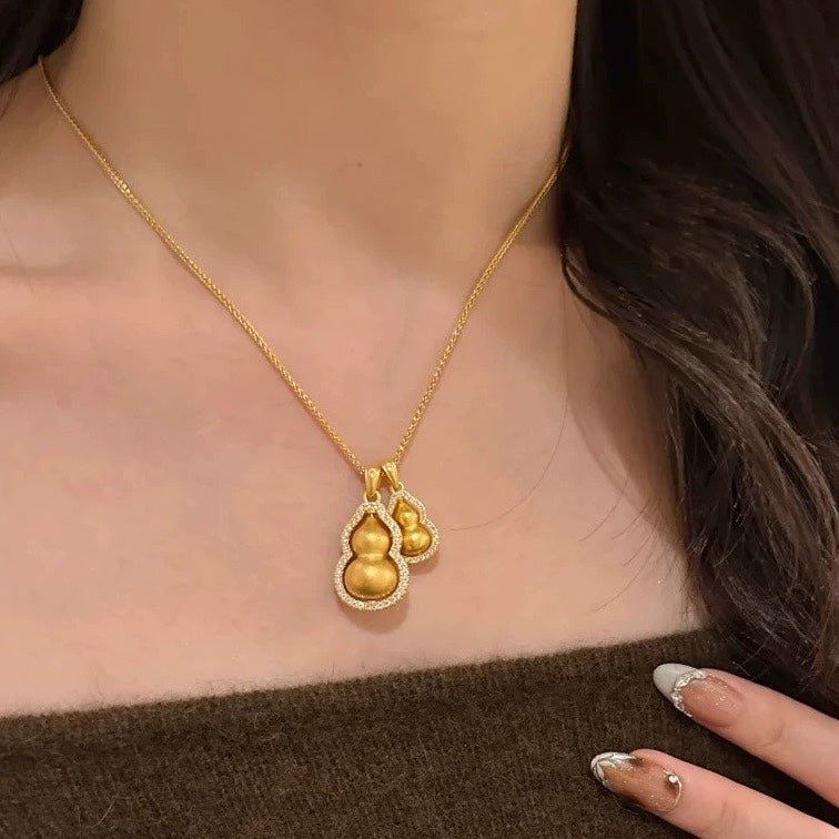 Yellow gold frosted double gourd necklace XLA472