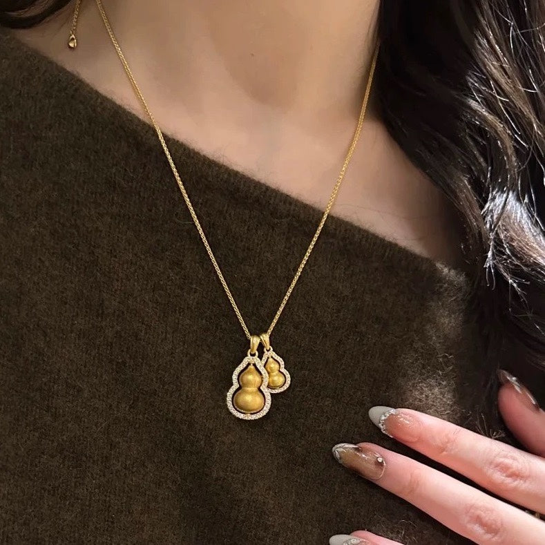 Yellow gold frosted double gourd necklace XLA472