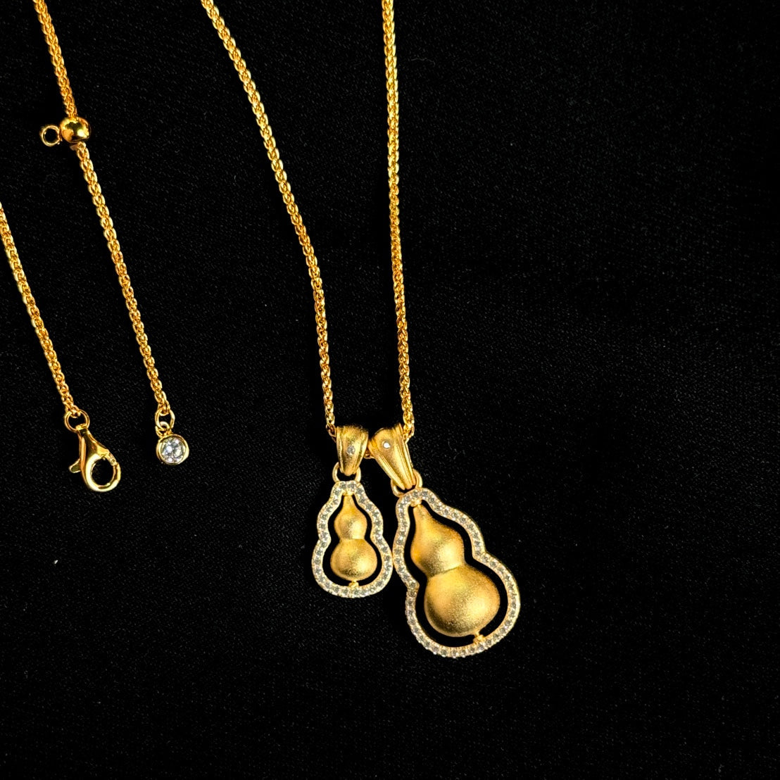 Yellow gold frosted double gourd necklace XLA472