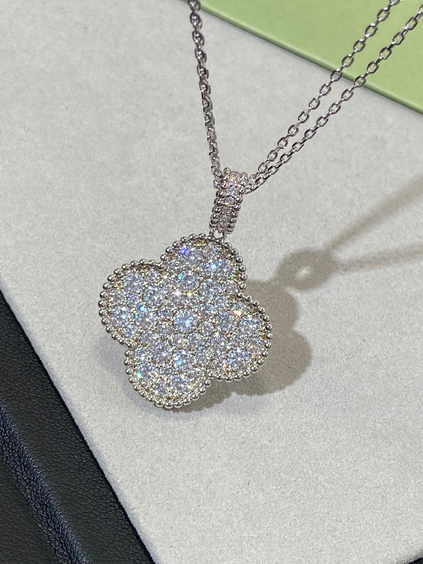 vca large flower full diamond necklace xla453