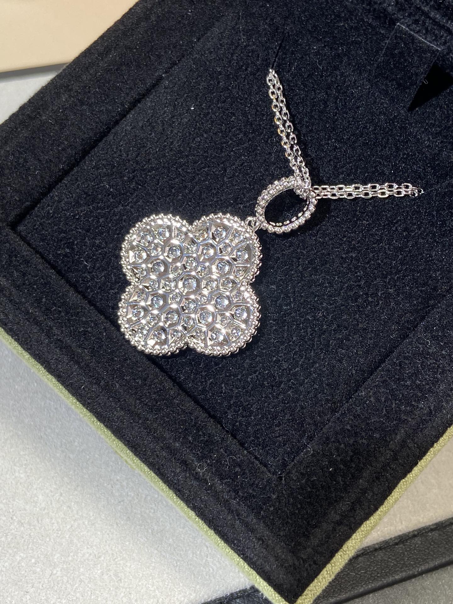 vca large flower full diamond necklace xla453