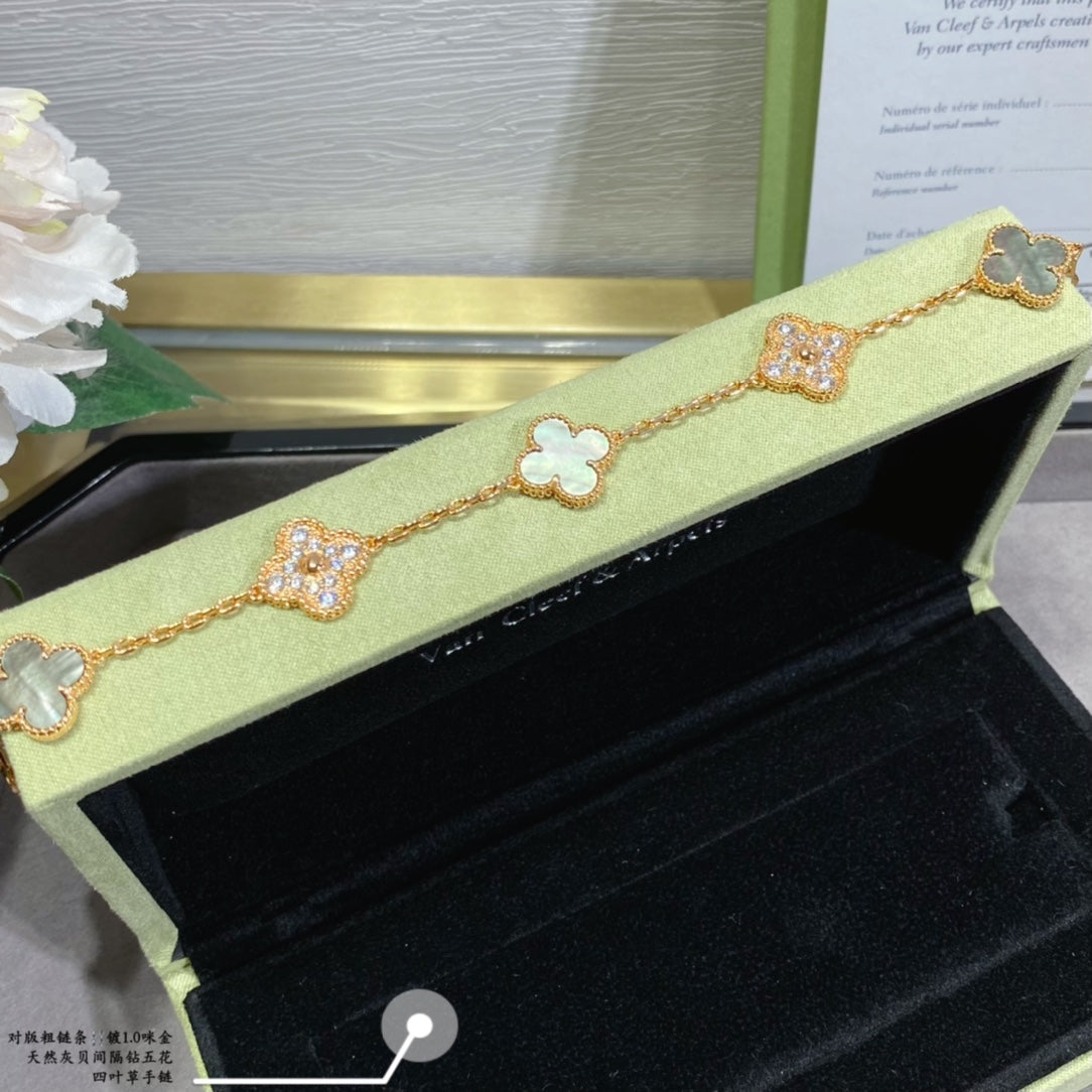 VCA Grey Shell Diamond Five Flowers Four Leaf Clover Bracelet SLA196