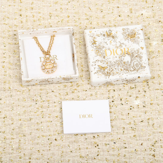 round square diamond yellow gold necklace xla459