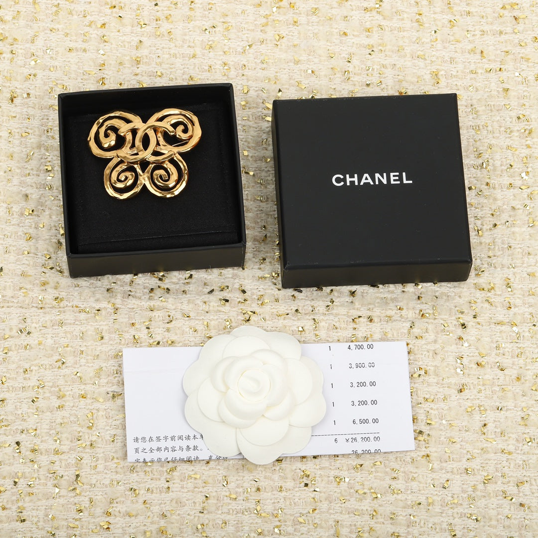 cha vintage butterfly yellow gold brooch xza61