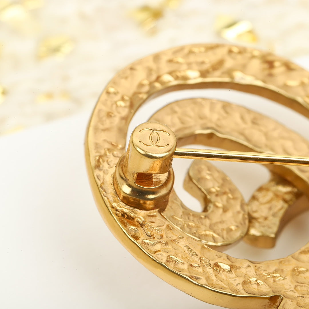 cha vintage butterfly yellow gold brooch xza61