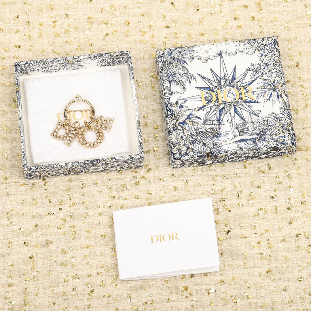 do yellow gold letter brooch xza62