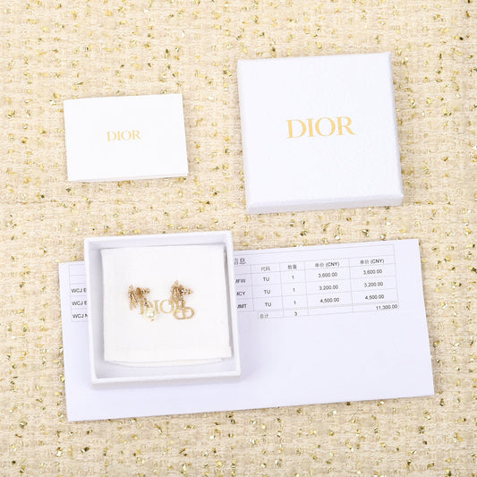 do bee letter earring eha743