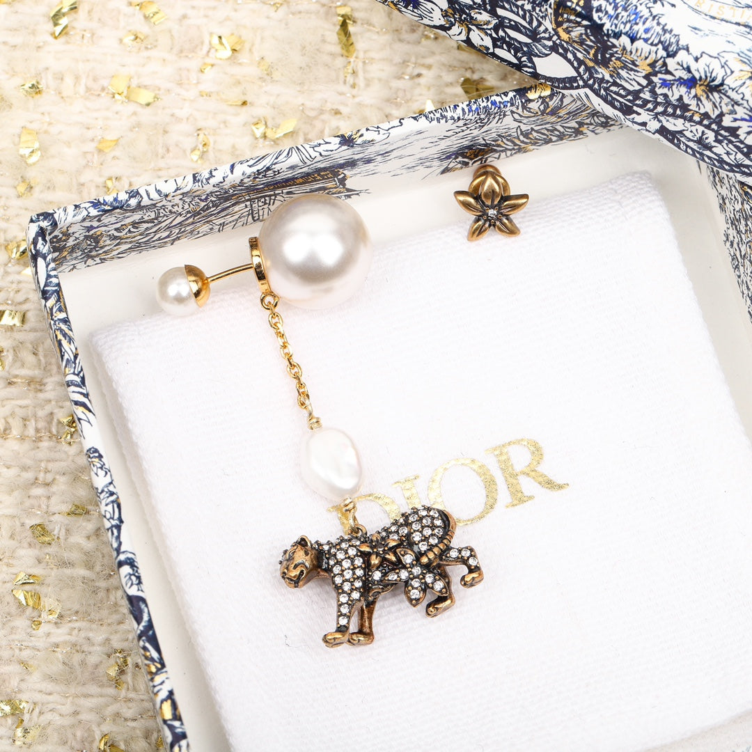 asymmetric full diamond flower tiger earrings eha748