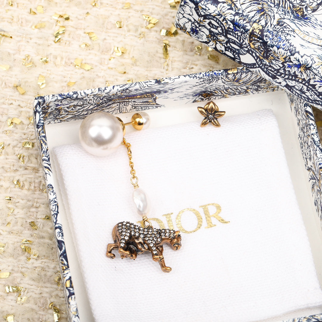 asymmetric full diamond flower tiger earrings eha748