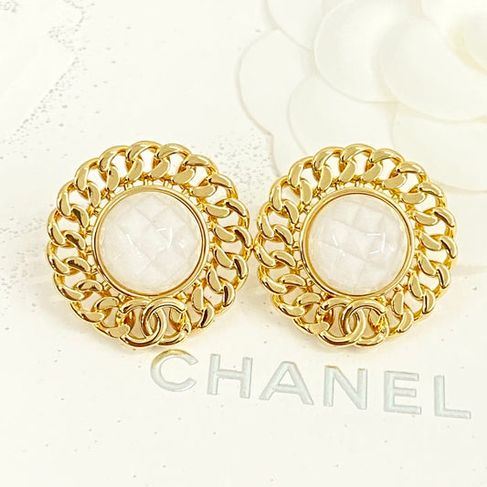 round amber glass bead yellow gold earrings eha757