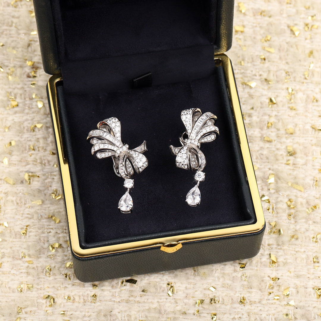 Butterfly shaped pear shaped silver earrings EHA778