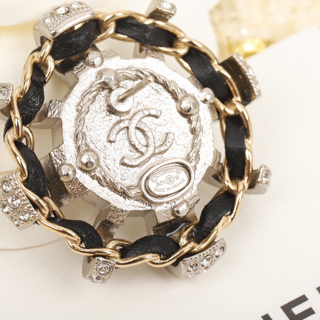 poster style double c earrings eha747