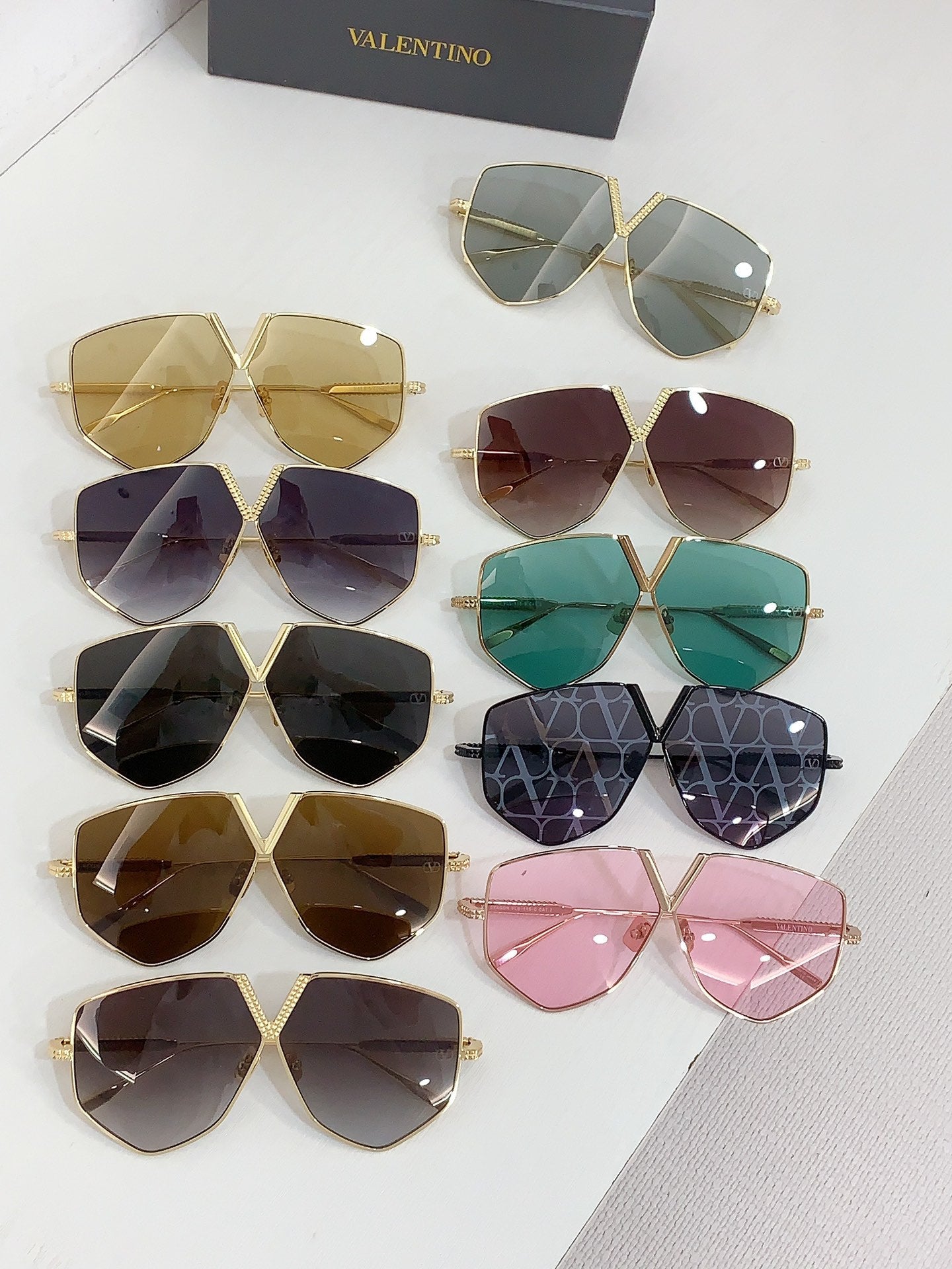 UV resistant diamond shaped sunglasses and sunglasses YJB145