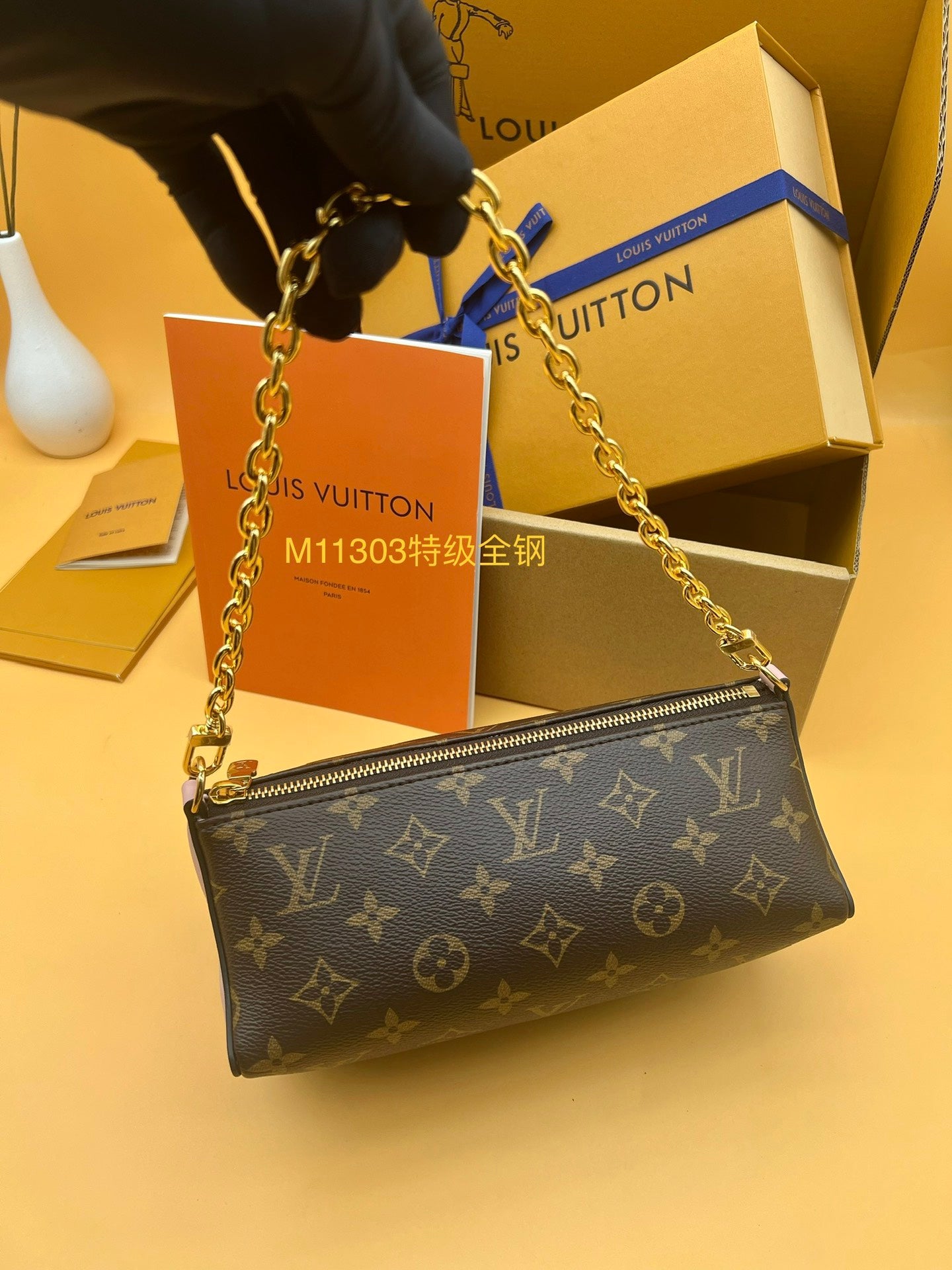 M11303 Monogram crossbody bag Brown Pink