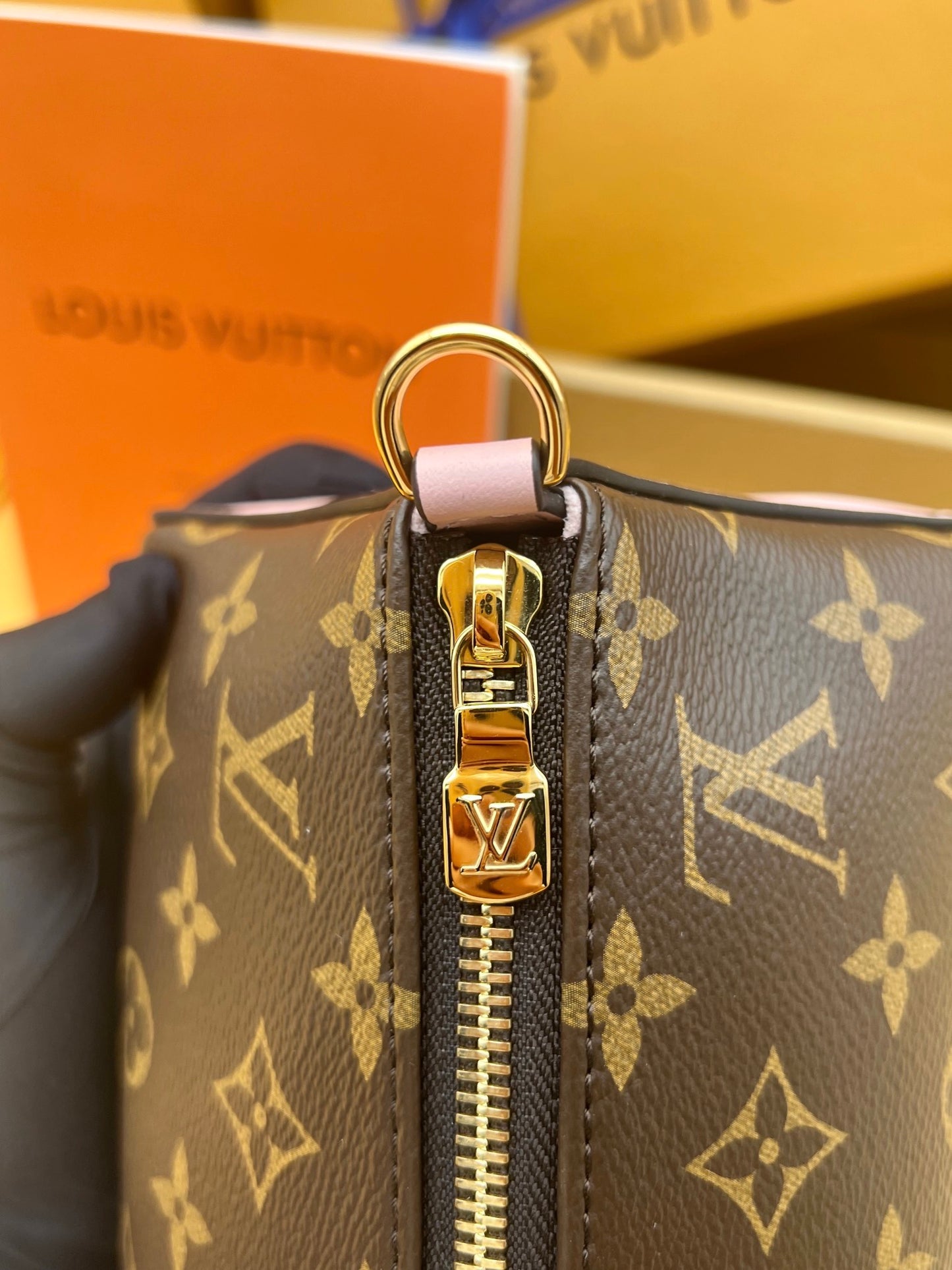 M11303 Monogram crossbody bag Brown Pink