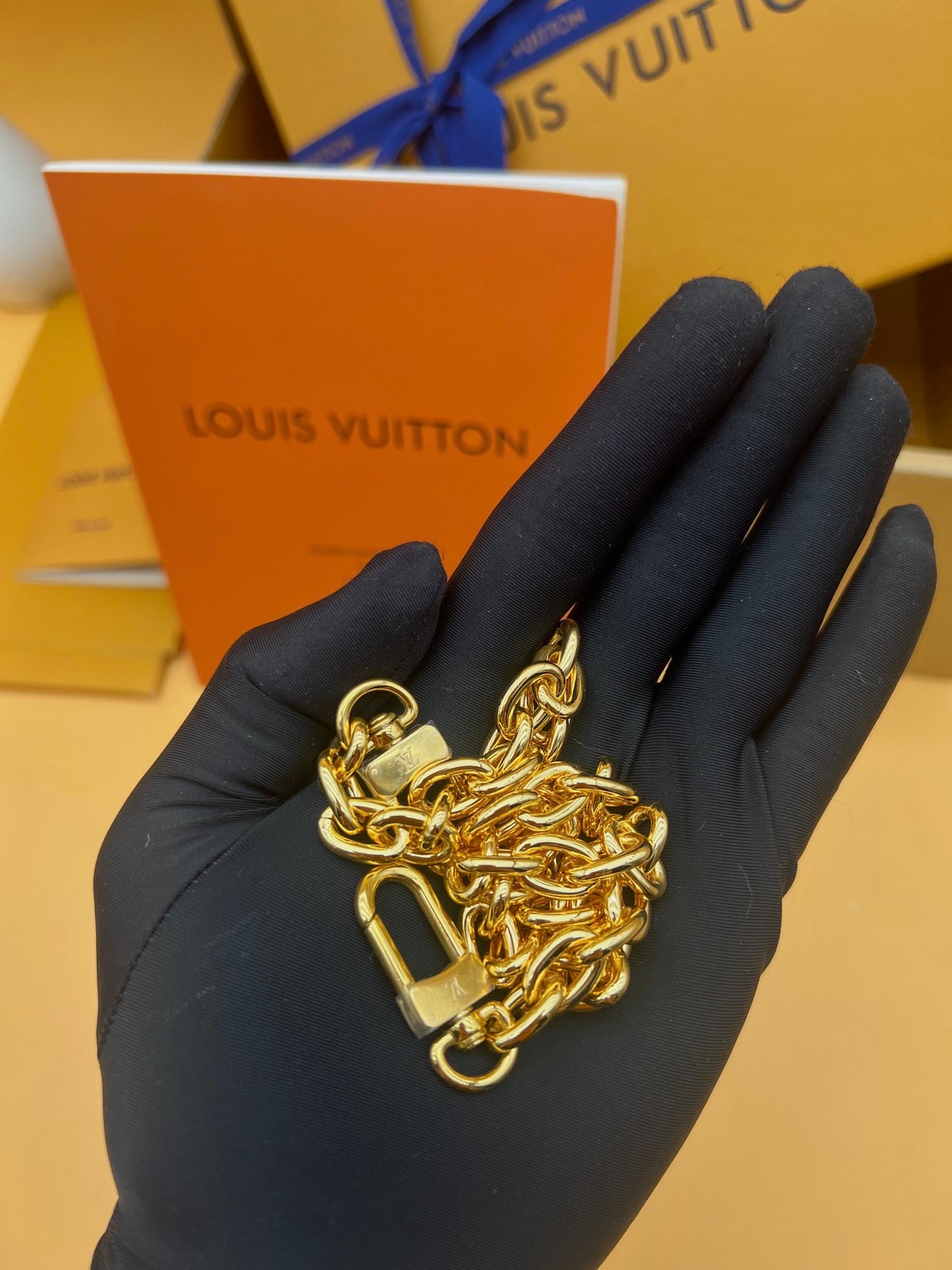 M11303 Monogram crossbody bag Brown Pink